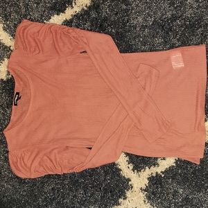 Long, rouched sleeved shirt